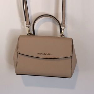 Michael Kors purse in cream
